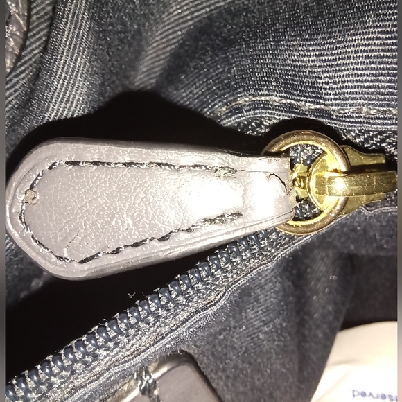 Elegant Blue Leather Tote Bag - Picture 15 of 16